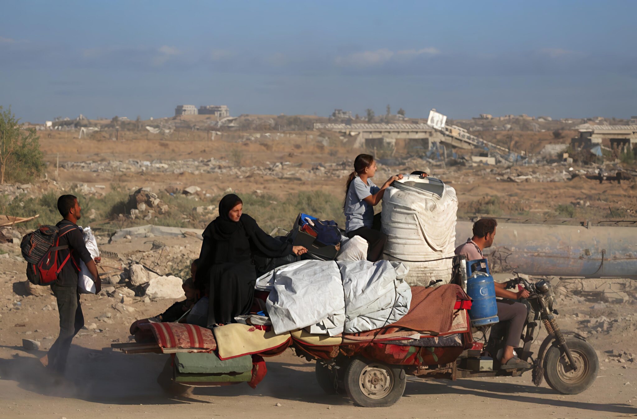 Hamas Re-Emerges in Gaza as Palestinians Return to Their Homes After Ceasefire