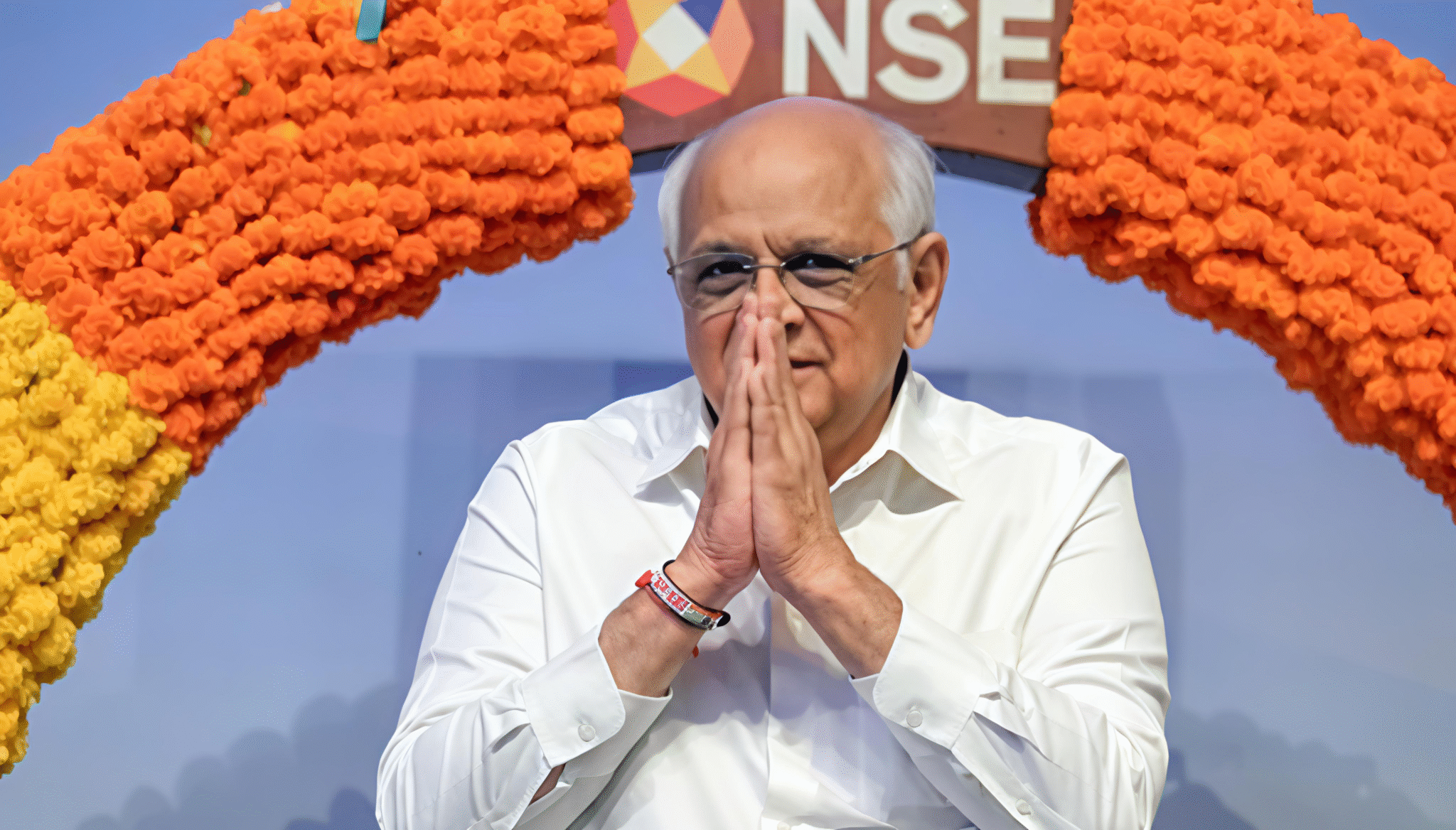 Gujarat Ministers Resign Ahead of Cabinet Expansion